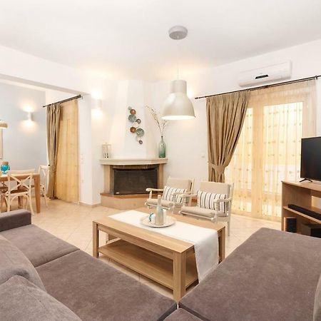 Charming And Comfy House Apartment Agia Marina Exterior foto