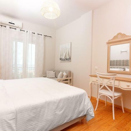 Charming And Comfy House Apartment Agia Marina Exterior foto