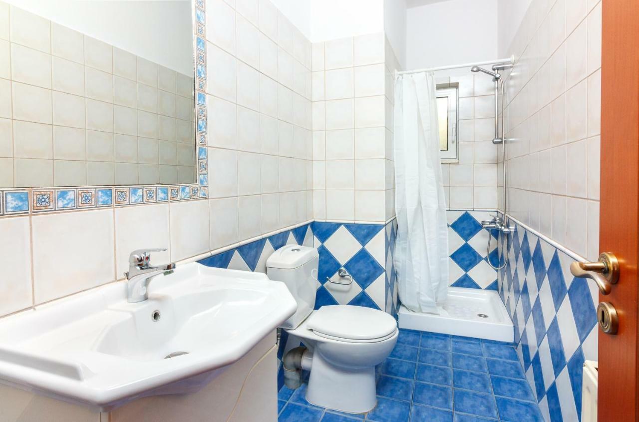 Charming And Comfy House Apartment Agia Marina Exterior foto